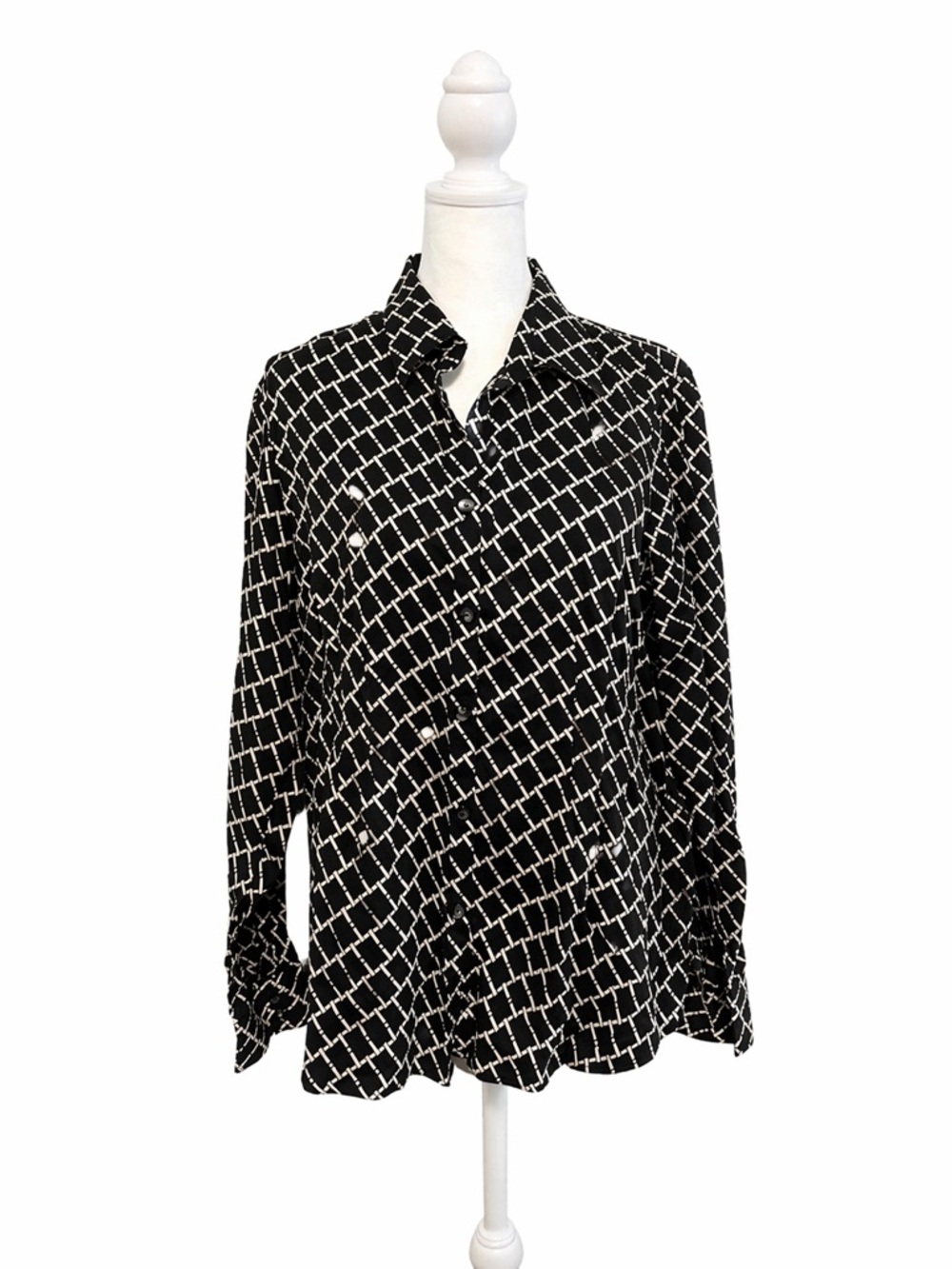 Foxcroft Black & White Geometric Button-Down Shirt
